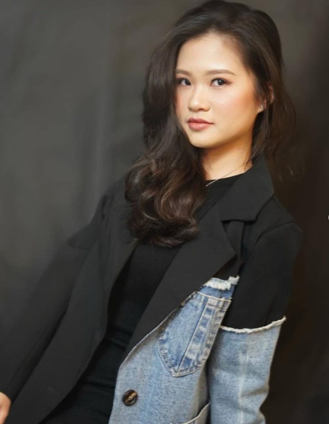 Begini penampilan terbaru Felicia Tissue setelah putus dari Kaesang Pangarep. Terlihat semakin cantik dan glowing bukan? Bagaimana menurutmu? Foto: Instagram/@feliciatissue