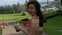Doyan kulineran juga membuat Raline Shah tidak lepas dari minuman yang menyegarkan. Saat musim panas, Raline Shah langsung memesan segelas minuman untuk menyegarkan tubuhnya yang kegerahan. Foto: Instagram/ralineshah