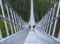 Insinyur Bikin Jembatan Gantung Terpanjang di Dunia
