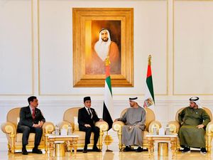 Temui MBZ di Abu Dhabi, Jokowi Sampaikan Dukacita Wafatnya Sheikh Khalifa