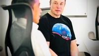 Tindak lanjut perintah saya untuk berbicara dengan Elon mengenai investasi, mengenai teknologi, mengenai inovasi, dan sekarang saya ke sini dan bertemu langsung dengan Elon untuk mendiskusikan kerja sama yang akan datang, ujar Jokowi. (dok. Biro Pers Sekretariat Presiden)