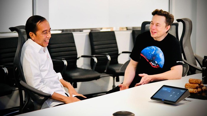 Jokowi Bertemu Elon Musk di Space X