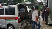 Mobil Elf Terguling Di Tanjakan Emen, 14 Penumpang Luka