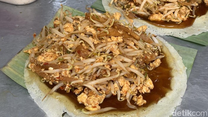 Lumpia basah Ajiip yang berlokasi di Jalan Gatot Subroto, Cimahi