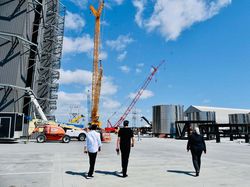 Momen Jokowi-Elon Musk Melihat Fasilitas Produksi Roket SpaceX