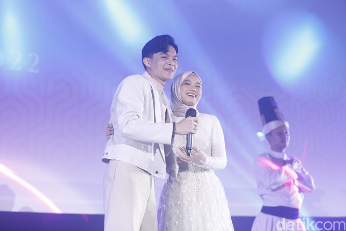 Rey Mbayang dan Dinda Hauw di jumpa pers Cinta Subuh.