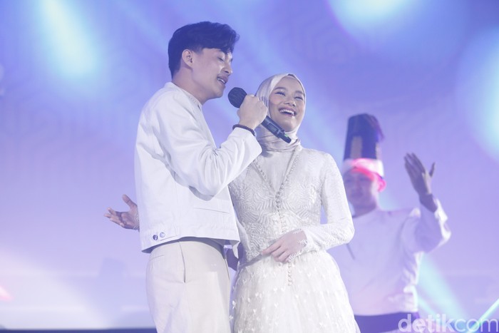 Rey Mbayang dan Dinda Hauw di jumpa pers Cinta Subuh.
