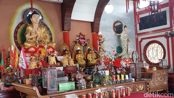 Suasana Waisak di Vihara Tanda Bhakti Bandung.