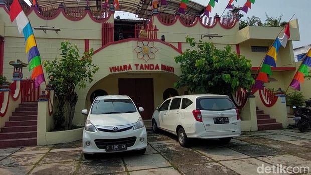 Suasana Waisak di Vihara Tanda Bhakti Bandung.