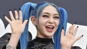 Senyum Ceria AleXa di Karpet Merah Billboard Music Awards 2022