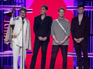 Glass Animals Sabet Gelar Top Rock Artist di BBMAs 2022
