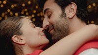 Kebahagiaan juga selalu terpancar di wajah Alia Bhatt dan Ranbir Kapoor dalam setiap foto yang dibagikan. (Foto: dok. Instagram @aliaabhatt) 