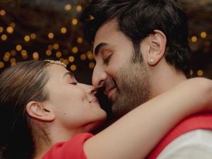 Ranbir Kapoor Ungkap Perasaan Jadi Suami Alia Bhatt Setelah 2 Bulan Menikah