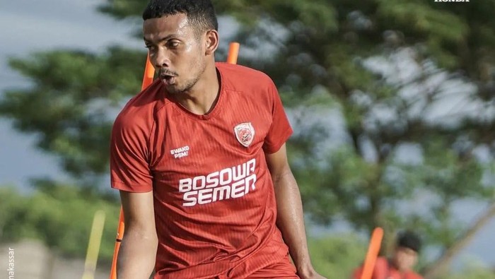 Bek 21 tahun Julyano Pratama didepak dari PSM Makassar. (dok. PSM Makassar)