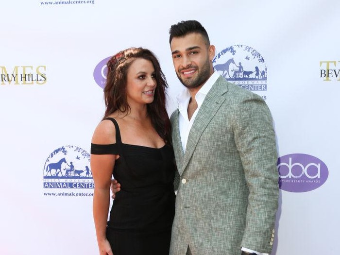 LOS ANGELES, CALIFORNIA - SEPTEMBER 20: Britney Spears (L) and Sam Asghari (R) attend the 2019 Daytime Beauty Awards at The Taglyan Complex on September 20, 2019 in Los Angeles, California. (Photo by Paul Archuleta/FilmMagic )