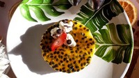 Puas bermain dan belajar tentang buah-buahan, di sini tersedia menu cheese cake yang menggunakan campuran buah-buah cantik ini. Foto: Instagram uba.co