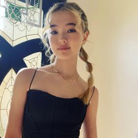 Kini Ella Gross telah beranjak remaja dan menginjak usia 14 tahun. Baru-baru ini dia mengunggah fotonya dengan warna rambut pirang. Foto: dok. Instagram @ellagross