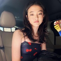 Sejak kecil Ella Gross eksis sebagai model untuk sejumlah brand seperti ZARA, Levi’s, Lacoste, dan H&M. Dengan paras cantiknya, dia pun meraih popularitas di media sosial. Foto: dok. Instagram @ellagross