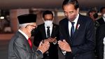 Foto-foto Jokowi Disambut Maruf Amin Saat Tiba di Indonesia