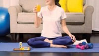 Selain menjaga asupannya, rutin berolahraga juga menjadi cara Sandra Dewi menjaga kebugarannya. Didukung oleh asupan vitamin yang cukup, Sandra Dewi pastikan dirinya tetap sehat. Foto: Instagram/sandradewi88