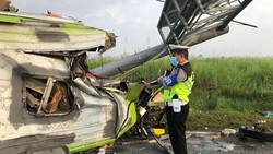 Polisi: Kecepatan Bus Kecelakaan di Tol Sumo Lebih dari 100 Km/Jam