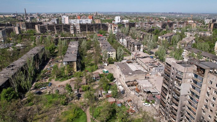 A view shows a residential building burnt during Ukraine-Russia conflict in the southern port city of Mariupol, Ukraine May 15, 2022. Picture taken with a drone. REUTERS/Pavel Klimov