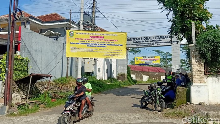 Kondisi pasar hewan di Desa Petambakan, Kecamatan Madukara, Banjarnegara ditutup sementara, Senin (16/5/2022).