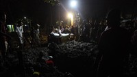 Jenazah korban kecelakaan bus pariwisata dikebumikan.