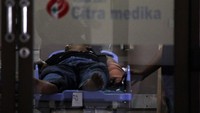 Sementara 19 orang lainnya terluka dan dirawat di sejumlah RS. ANTARA FOTO/Patrik Cahyo Lumintu.