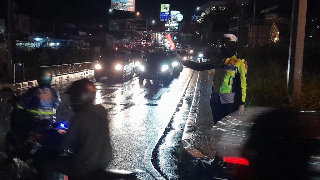 One Way Arah Jakarta Berakhir, Jalur Puncak Kembali Normal 2 Arah Malam Ini