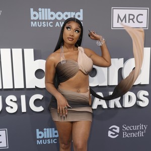 7 Artis Masuk Daftar Worst Dressed di Billboard Music Awards 2022