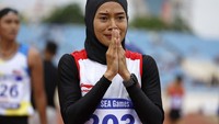 Agustina Manik Mardika meraih perak dengan mencatatkan waktu 2 menit 9,990 detik.