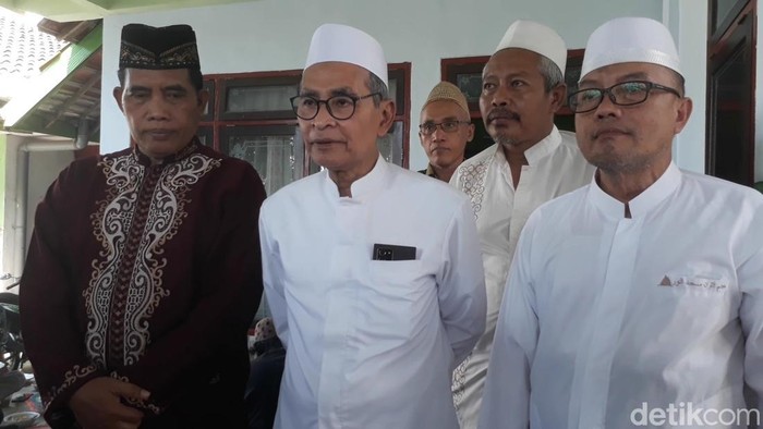 MUI Kabupaten Pasuruan menyatakan kelompok Mahfudijanto terindikasi melakukan penyimpangan terhadap ajaran Islam. MUI berharap kelompok ini kembali ke jalan yang benar.