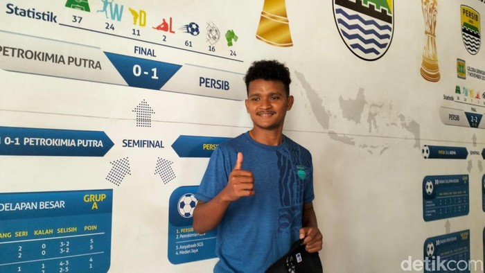 Pemain Persib David Rumakiek.