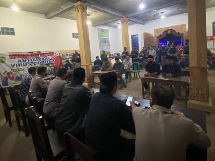 Polres Jepara bersama tokoh masyarakat menggelar pertemuan warga dua desa yang terlibat tawuran, Minggu (15/5/2022).