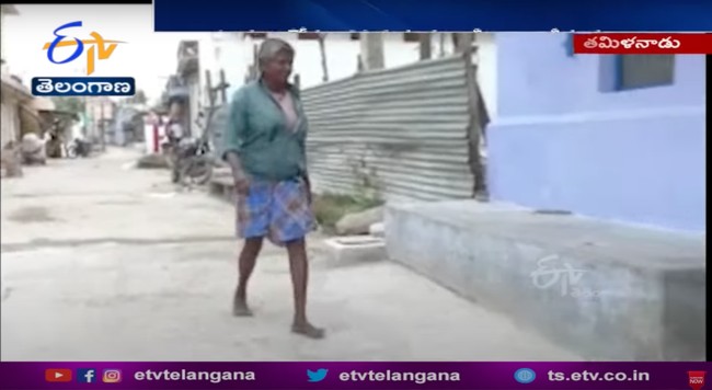 Harus membesarkan putrinya dengan seorang diri, Petchiammal pun merasa kesulitan. Ia berusaha bekerja di lokasi konstruksi, hotel, dan toko teh demi bisa memperoleh penghasilan untuk menghidupi putrinya. Foto: YouTube/ETV Telangana