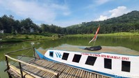 Harga tiket masuk wisata alam Situ Dewa Dewi Cipiit sangat terjangkau, yakni sebesar Rp 5.000 untuk weekdays dan Rp 7.500 untuk weekend. Sedangkan untuk camping, dikenakan tarif rata sebesar Rp 10.000. Khusus untuk high season seperti libur lebaran, tarif masuk wisata alam mengalami kenaikan sebesar Rp 2.500. Wisata alam Situ Dewa Dewi Cipiit buka setiap hari sejak pukul 07.00–16.00, dan untuk berkemah buka setiap hari sejak pukul 16.00–11.00. 