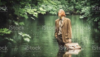 Manusia ikan siap WFO lagi, Foto: Facebook.com/weirdstockeveryday/