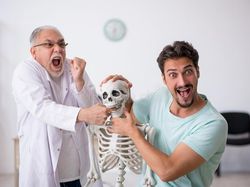 Deretan Stok Foto Aneh Tapi Bikin Ngakak Parah