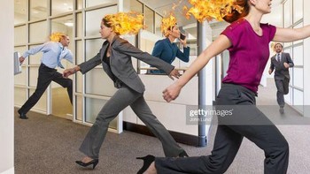 Rambut kebakaran. Foto: Facebook.com/weirdstockeveryday/