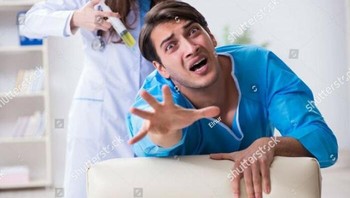 Suntikan gajah. Foto: Facebook.com/weirdstockeveryday/