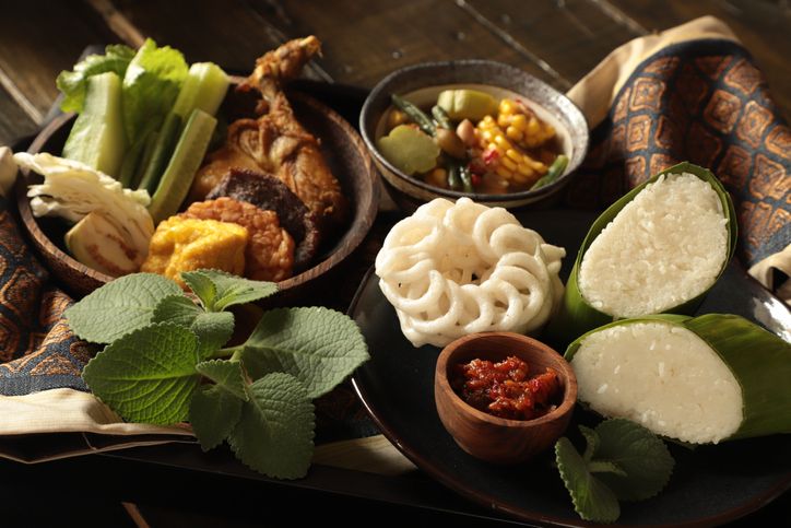 Tempat makan Sunda lesehan di Bekasi