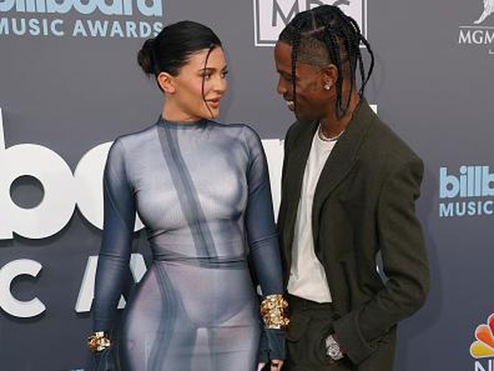 US socialite Kylie Jenner and partner US rapper Travis Scott attend the 2022 Billboard Music Awards at the MGM Grand Garden Arena in Las Vegas, Nevada, May 15, 2022. (Photo by Maria Alejandra CARDONA / AFP) (Photo by MARIA ALEJANDRA CARDONA/AFP via Getty Images)