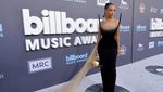Doja Cat Pakai Kemben Transparan ke Billboard Music Awards 2022