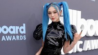 Ini merupakan pertama kalinya AleXa hadir di Billboard Music Awards 2022. (Foto: Getty Images via AFP/AMY SUSSMAN)