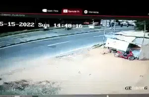 Video Detik-detik Elf Maut Tewaskan 7 Orang di Karawang