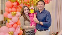 Ahok merayakan ulang tahun ke-25 istrinya, Puput Nastiti Devi. Foto: Instagram @btpnd