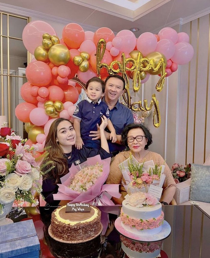 Aneka Kue Mewah dari Ahok Meriahkan Perayaan Ultah Puput Nastiti
