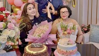 Menikah sejak tahun 2019, Puput Nastiti diberikan banyak perhatian dan kasih sayang oleh sang suami. Seperti perayaan ulang tahun kali ini. Puput mendapatkan cake tart cokelat, bersama cake tart bunga untuk merayakan ulang tahunnya dengan ibu mertua. Foto: Instagram @ahokbtp
