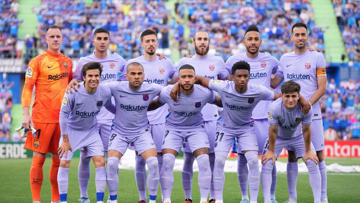 Barcelona dikejar waktu untuk bisa menyamai Real Madrid musim depan (Getty Images/Aitor Alcalde)